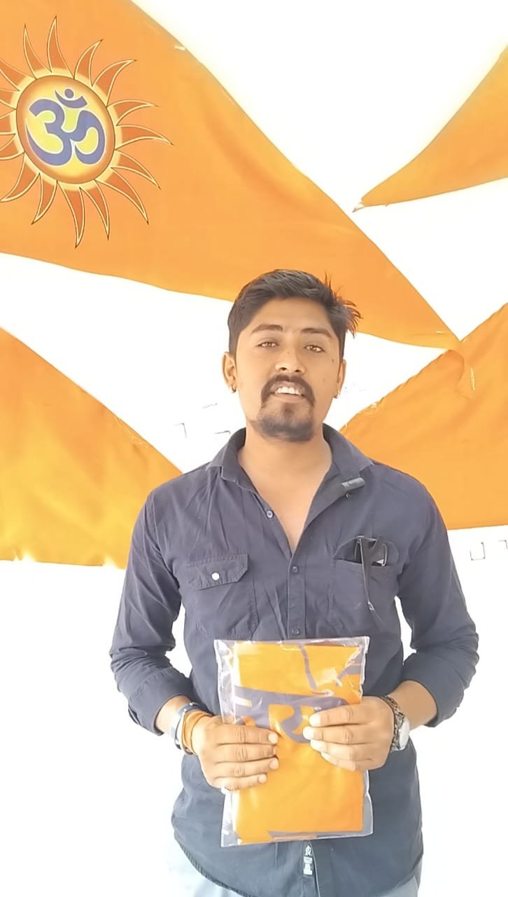 हमारे सम्मानीय भगवा धारी